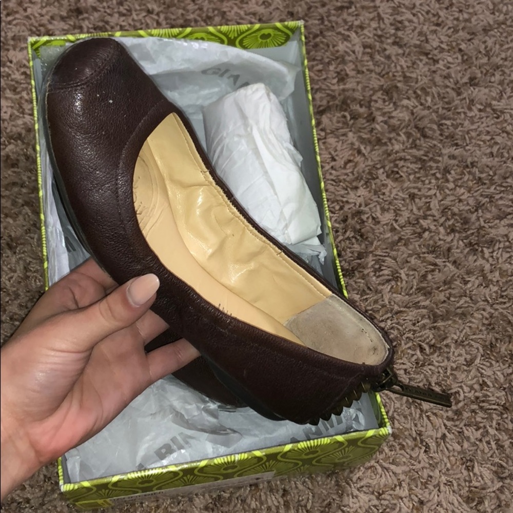 Gianni Bini brown flats